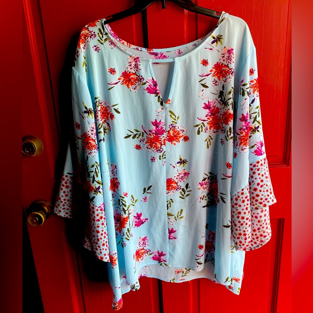 Plus Size Floral Top EUC
